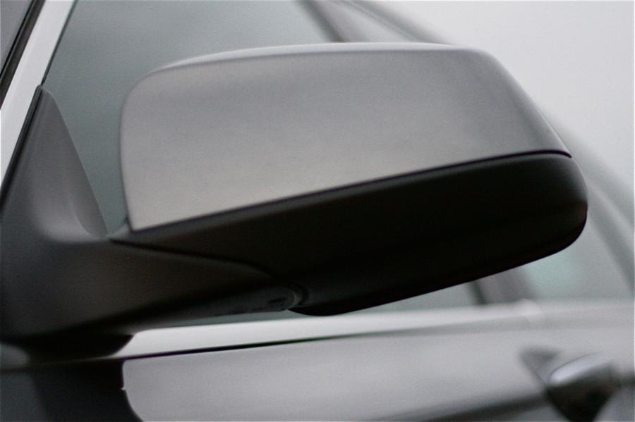  BMW 750i 2009 года  (фото 25 из 32)